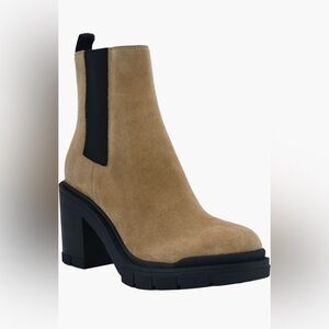 NWOT - Marc Fisher LTD Vanlisa Chelsea Boot - 8